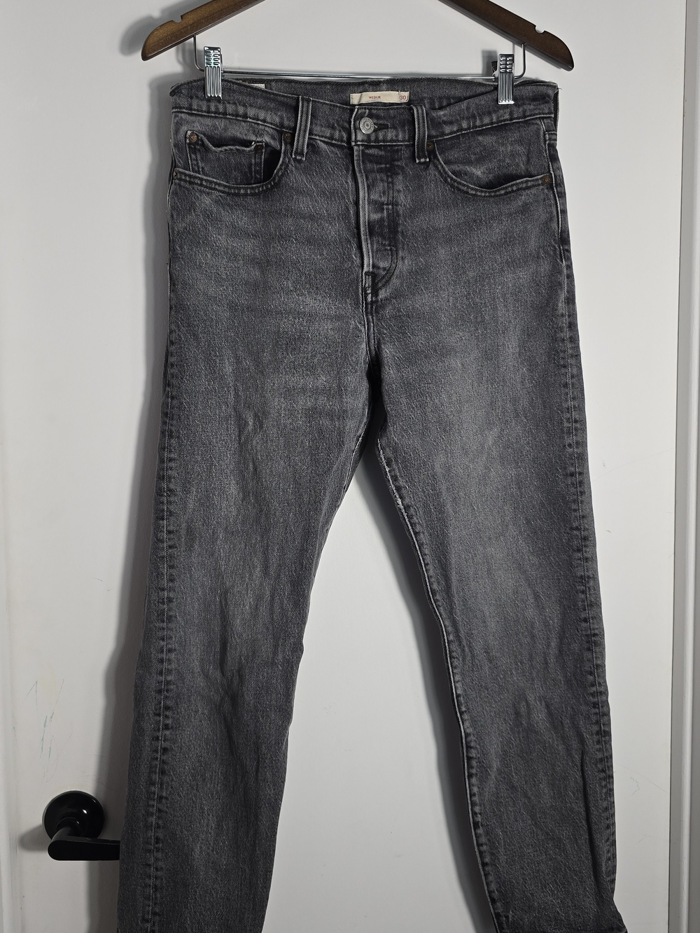 Levi's Women's Straight Leg Jeans in Faded Charcoal
